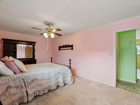 Bedroom - 4816 44th Ave, Moline, IL 61265 photo 1 of 9