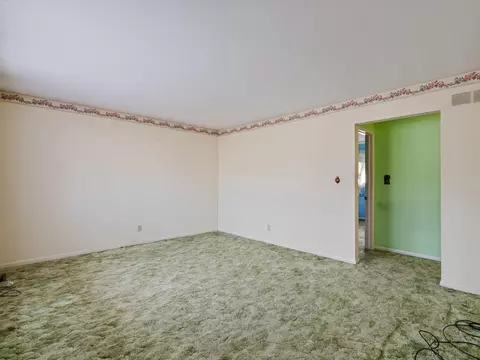 Living - 4816 44th Ave, Moline, IL 61265 photo 6 of 9