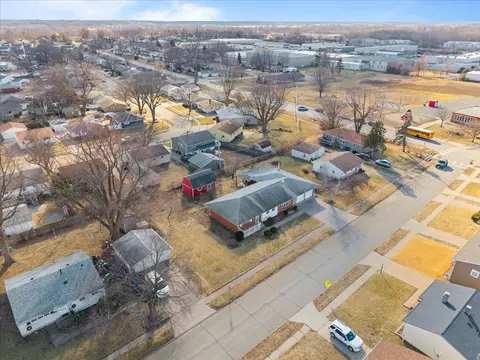 View/Area - 4816 44th Ave, Moline, IL 61265 photo 2 of 3