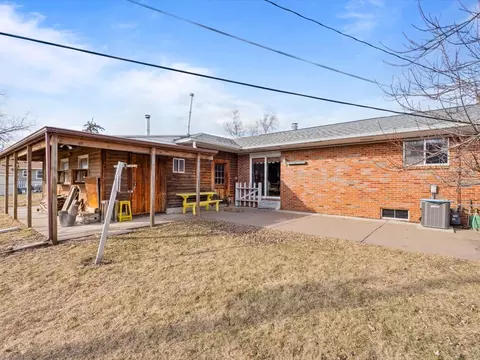Exterior - 4816 44th Ave, Moline, IL 61265 photo 5 of 8