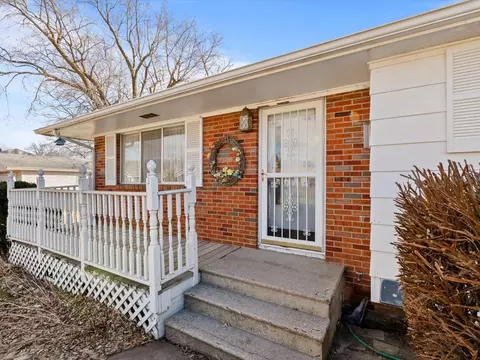 Exterior - 4816 44th Ave, Moline, IL 61265 photo 3 of 8