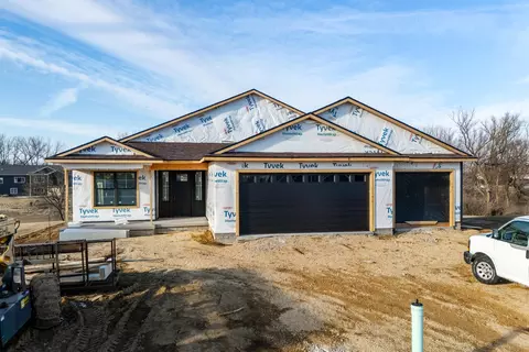 18116 271st St, Long Grove, IA 52756