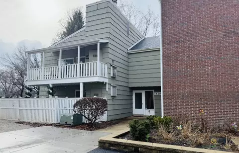 1420 Stonebridge Trl #1-3, Wheaton, IL 60189