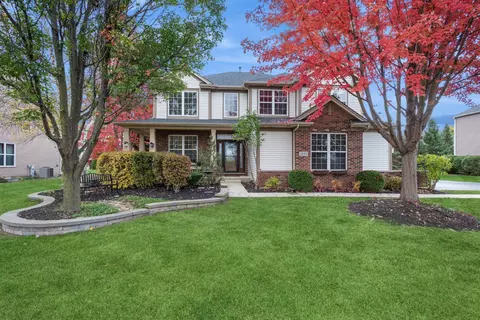 1155 Mcdole Dr, Sugar Grove, IL 60554