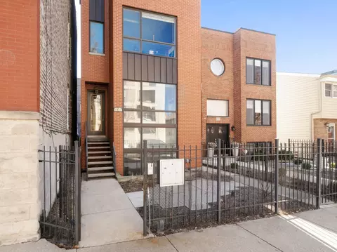 2407 W Moffat St #1, Chicago, IL 60647