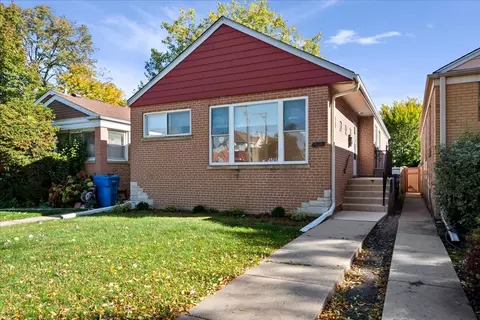 6707 N Whipple St, Chicago, IL 60645