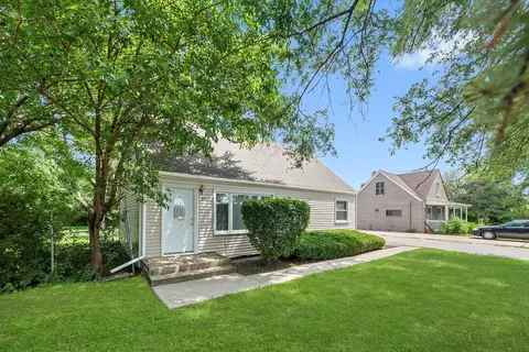 9417 S 78th Ave, Hickory Hills, IL 60457