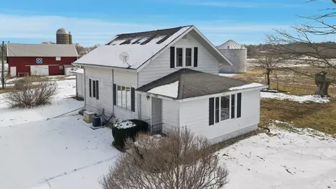 18521 Anderson Rd, Prophetstown, IL 61277