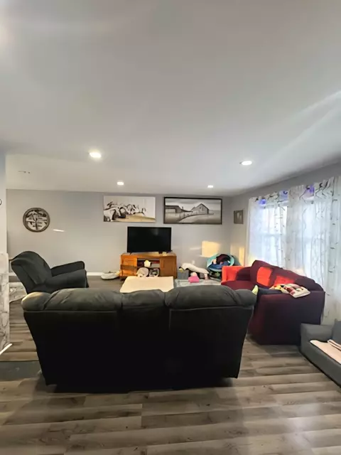 Living - 13 Charlton Dr, Kankakee, IL 60901 photo 1 of 1