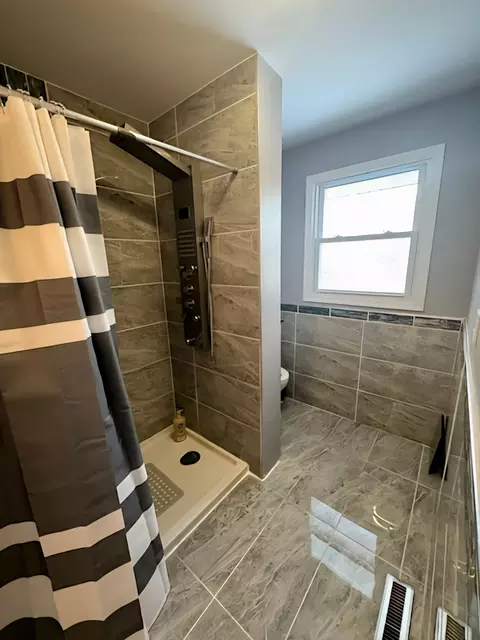 Bath - 13 Charlton Dr, Kankakee, IL 60901 photo 3 of 3