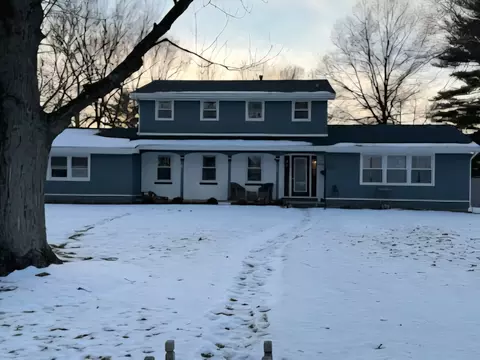 13 Charlton Dr, Kankakee, IL 60901