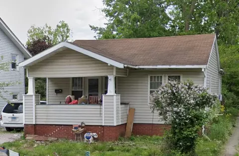 109 N 26th St, Mattoon, IL 61938