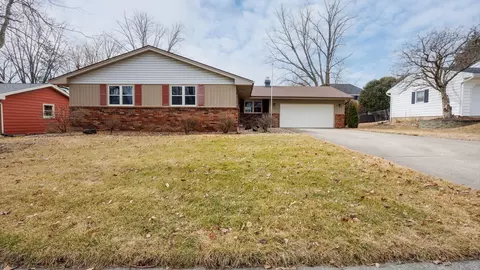 103 Cheltenham Dr, Normal, IL 61761