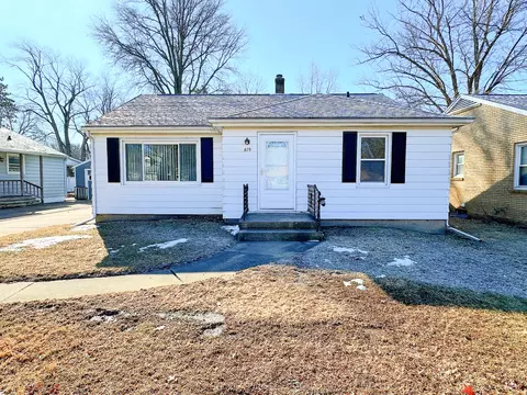 619 W Bluff St, Streator, IL 61364