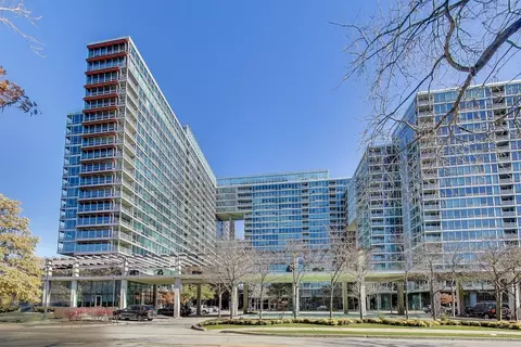9725 Woods Dr #1005, Skokie, IL 60077