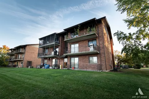 9910 Treetop Dr #3904, Orland Park, IL 60462