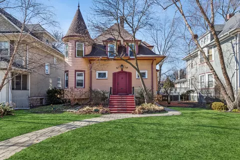 721 N Grove Ave, Oak Park, IL 60302