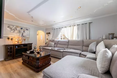 Living - 730 E Benton St, Aurora, IL 60505 photo 3 of 3
