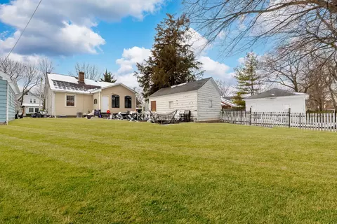 Exterior - 730 E Benton St, Aurora, IL 60505 photo 4 of 4
