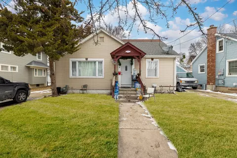 730 E Benton St, Aurora, IL 60505
