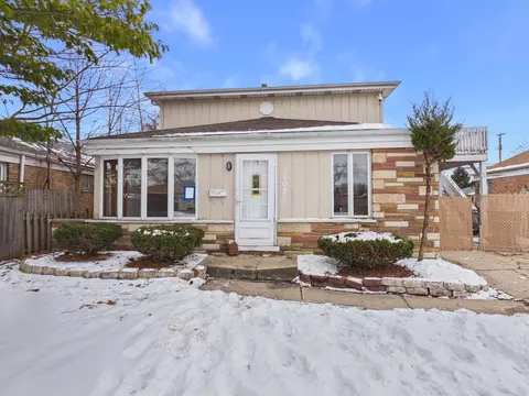 4707 W 82nd Pl, Chicago, IL 60652