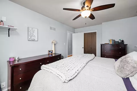 Bedroom - 2413 3rd St, Moline, IL 61265 photo 2 of 9