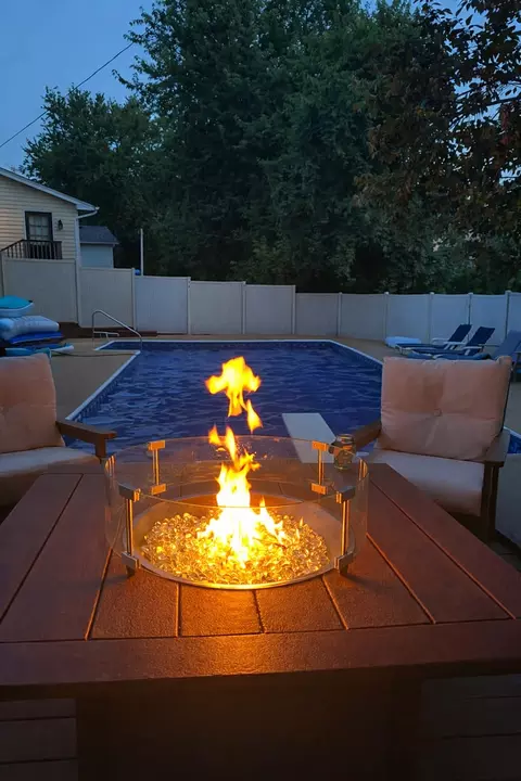 Exterior - 2413 3rd St, Moline, IL 61265 photo 5 of 9