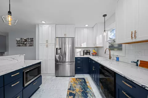 Kitchen - 2413 3rd St, Moline, IL 61265 photo 3 of 4