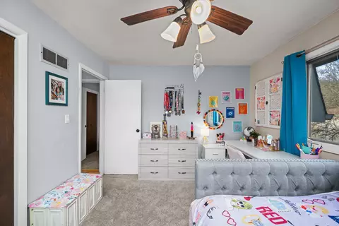 Bedroom - 2413 3rd St, Moline, IL 61265 photo 4 of 9
