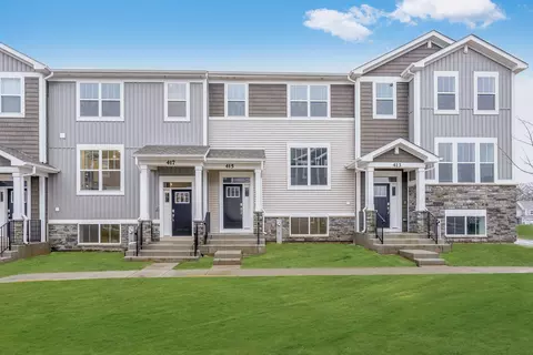 415 Red Oak Cir, Volo, IL 60020