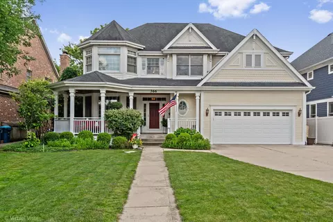 366 W Eggleston Ave, Elmhurst, IL 60126
