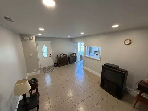 Living - 335 David Ct #B, Bartlett, IL 60103 photo 2 of 2