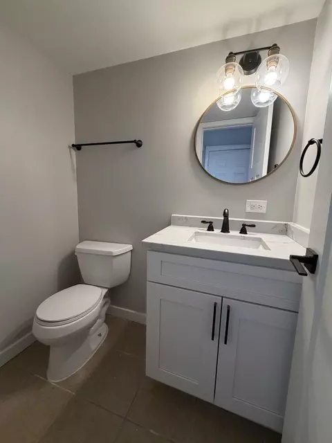 Bath - 335 David Ct #B, Bartlett, IL 60103 photo 1 of 3
