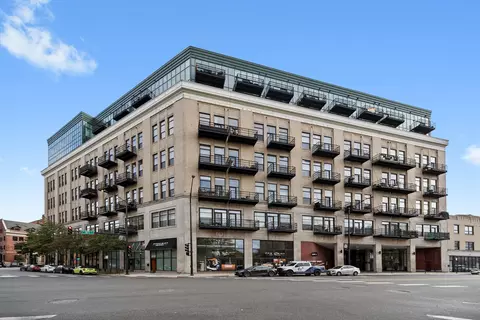 1645 W Ogden Ave #702, Chicago, IL 60612