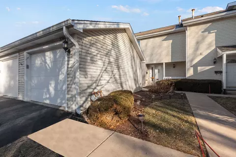 2281 Club House Ave, Naperville, IL 60563