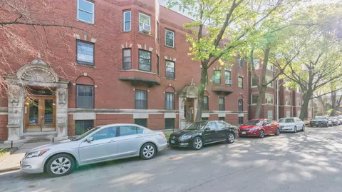 1327 E 52nd St #302, Chicago, IL 60615