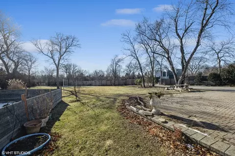 Exterior - 2185 New Willow Rd, Northfield, IL 60093 photo 7 of 7