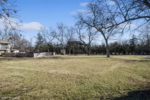 Exterior - 2185 New Willow Rd, Northfield, IL 60093 photo 4 of 7
