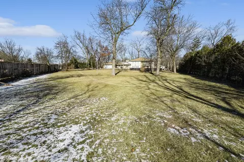 Exterior - 2185 New Willow Rd, Northfield, IL 60093 photo 1 of 7
