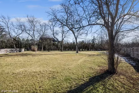 Exterior - 2185 New Willow Rd, Northfield, IL 60093 photo 3 of 7