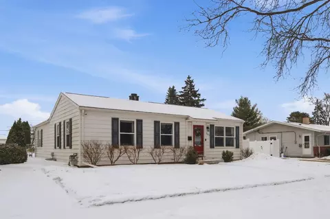 289 Navajo Trl, Buffalo Grove, IL 60089