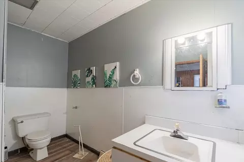 Bath - 1003 W Jackson St, Bloomington, IL 61701 photo 2 of 3