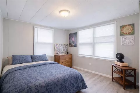 Bedroom - 1003 W Jackson St, Bloomington, IL 61701 photo 4 of 4