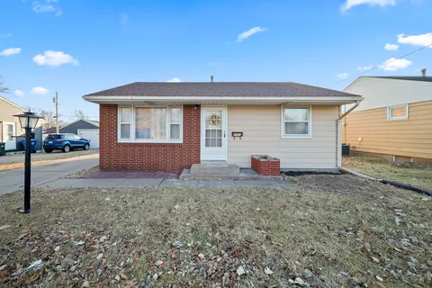 2003 N Fairmount St, Davenport, IA 52804