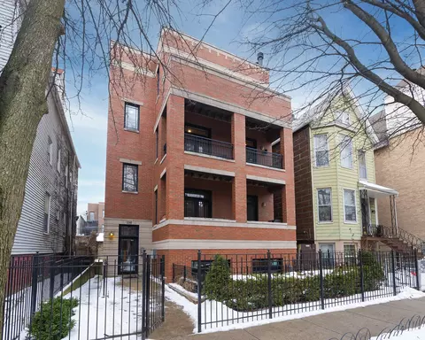 3248 N Kenmore Ave #3, Chicago, IL 60657