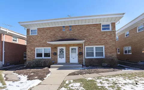 447 S Elmhurst Rd, Mount Prospect, IL 60056