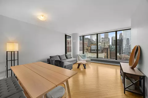 Living - 60 E Monroe St #1905, Chicago, IL 60603 photo 1 of 4