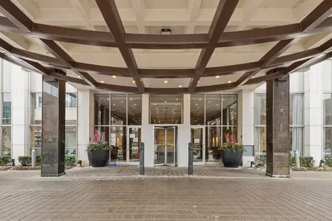 655 W Irving Park Rd #4212, Chicago, IL 60613
