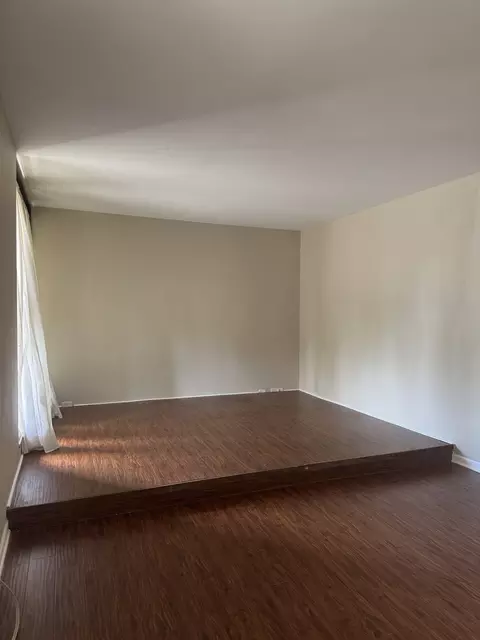 Living - 3041 S Michigan Ave #106, Chicago, IL 60616 photo 9 of 9