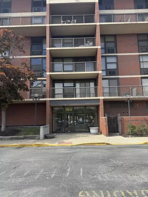 3041 S Michigan Ave #106, Chicago, IL 60616